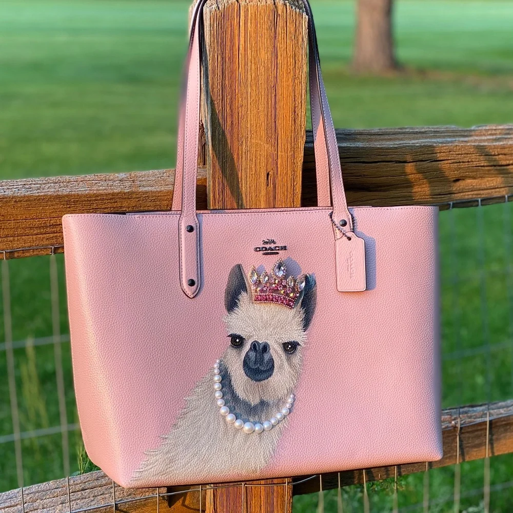 Genuine Coach Llama Queen Pink Tote - Picture 4 of 4